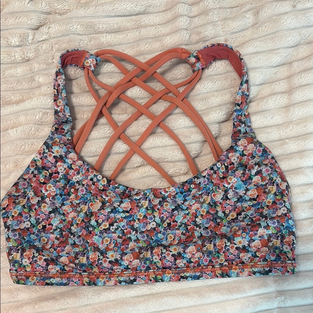 Size 4 Lululemon floral Free to be Bra